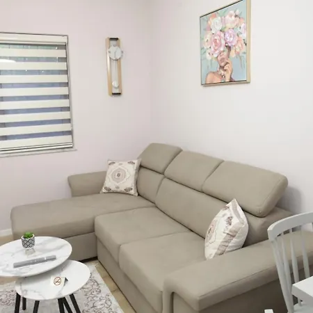Dream House Enia 3 Apartment Shkoder